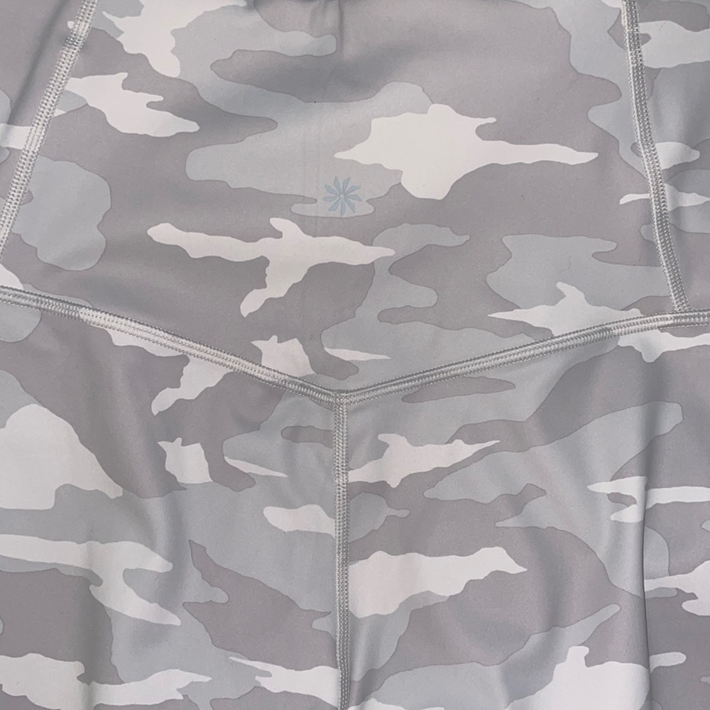 Athleta size 3XL,  gray and white camouflage design. NEW WITH TAGS! - Picture 3 of 3